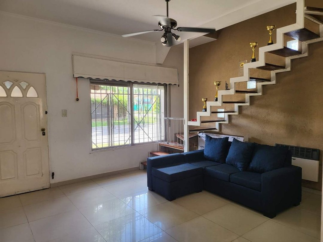 CASA 6 AMBIENTES VENTA LUIS GUILLON APTA CREDITO