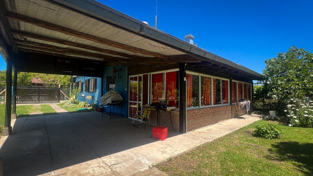 Venta casa 5 ambientes Camet Norte con parque