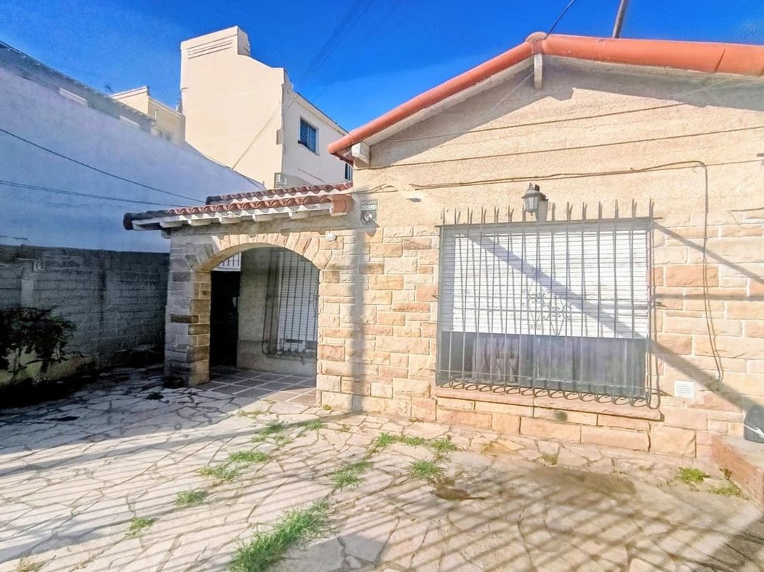 VENTA CASA 4AMB SAN JUSTO CENTRO. UBICACION EXC