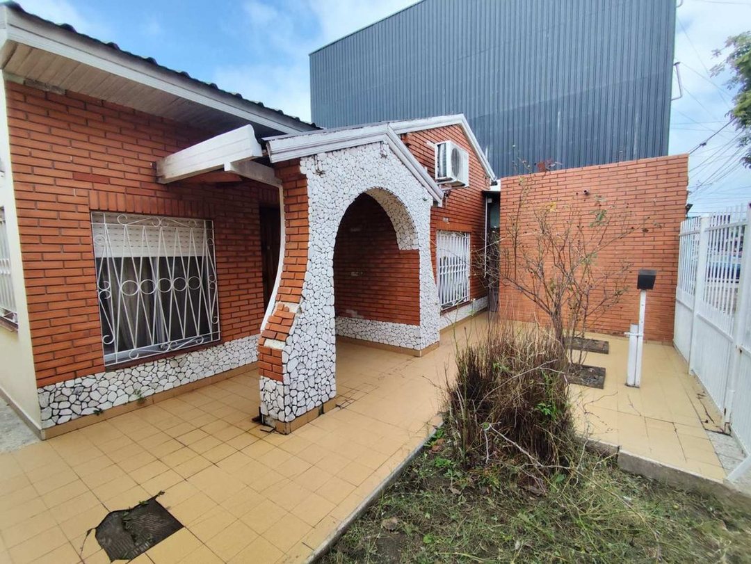 CASA VENTA EN SOLANO PATIO Y JARDIN MAS LOCAL