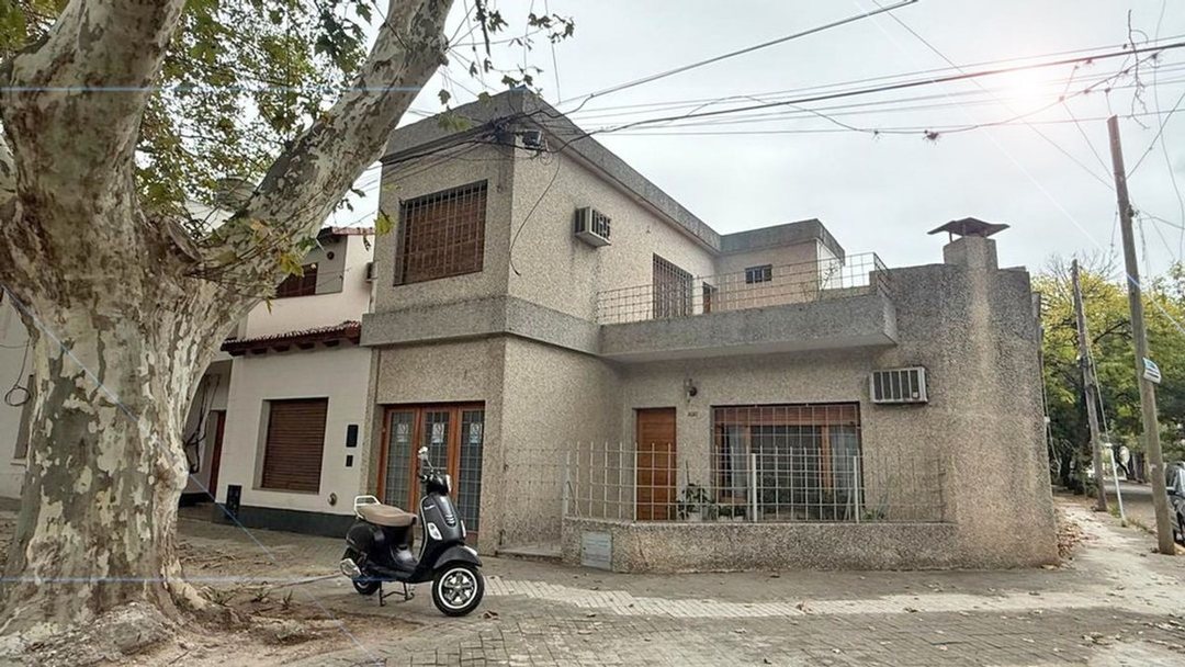 Venta Casa Tres Dormitorios Bella Vista