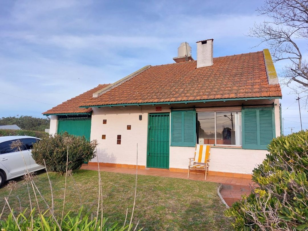 Venta casa en Alfar 4 ambientes garage y parque