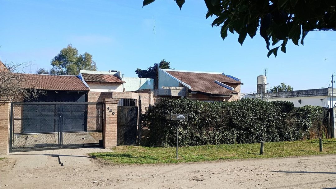 CASA EN VENTA 4 AMB. PILETA PASO DEL REY LOT 757M2