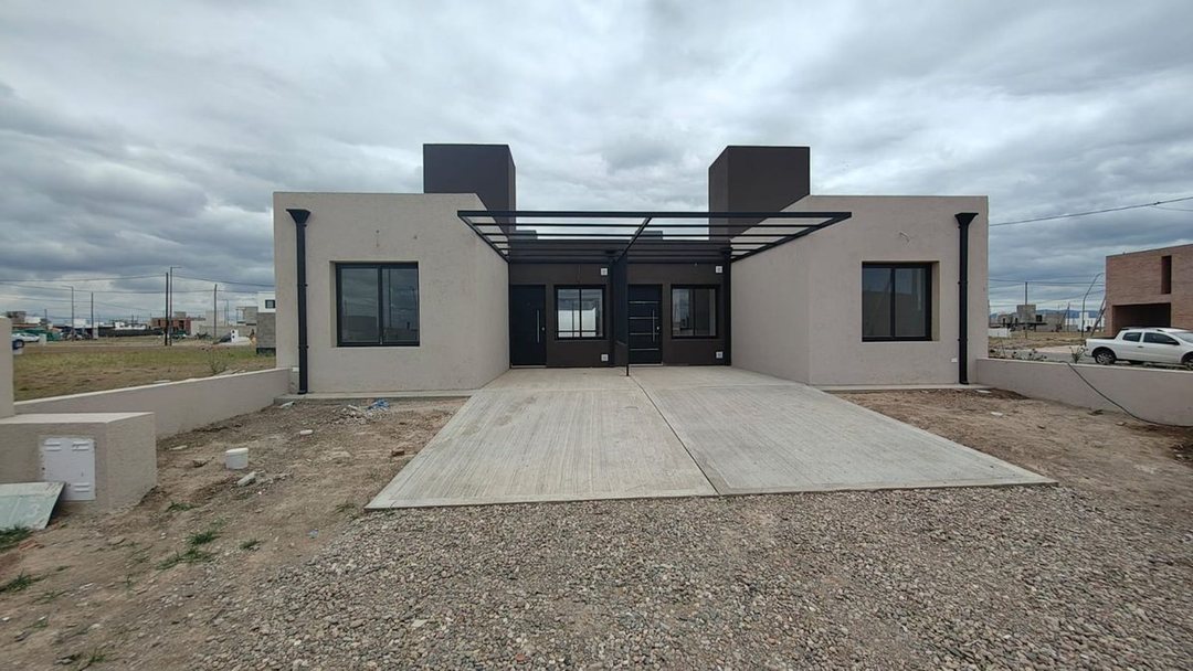 Duplex Tipo casa en Manantiales a estrenar lindo !