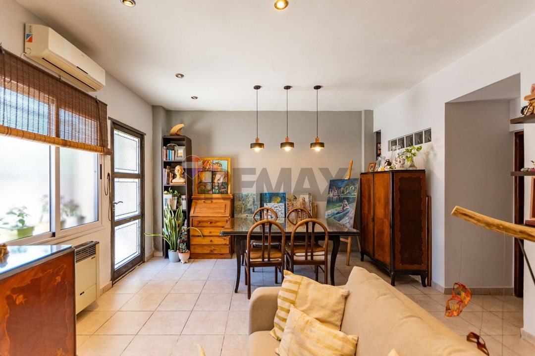 VENTA PH 3 AMBIENTES CON PATIO EN VILLA  BOSCH