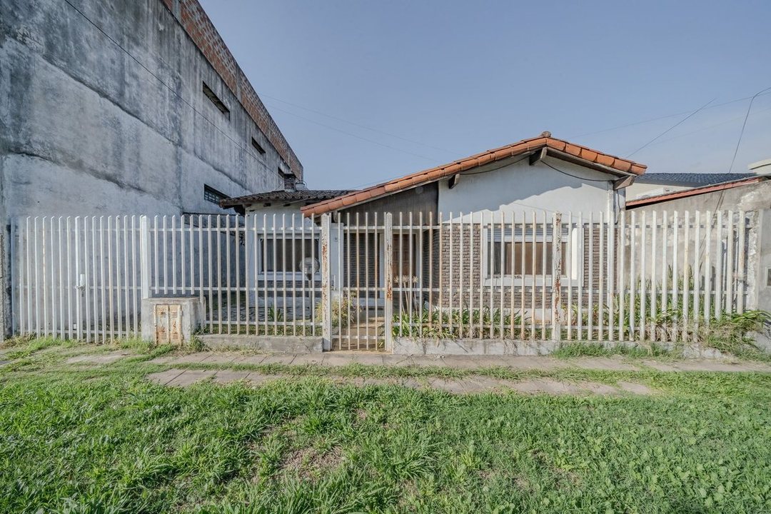VENTA CHALET 3 AMBIENTES CON GARAGE APTO CREDITO