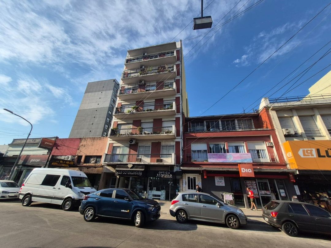 DEPARTAMENTO 3 AMBIENTES BANFIELD UBICACION IDEAL