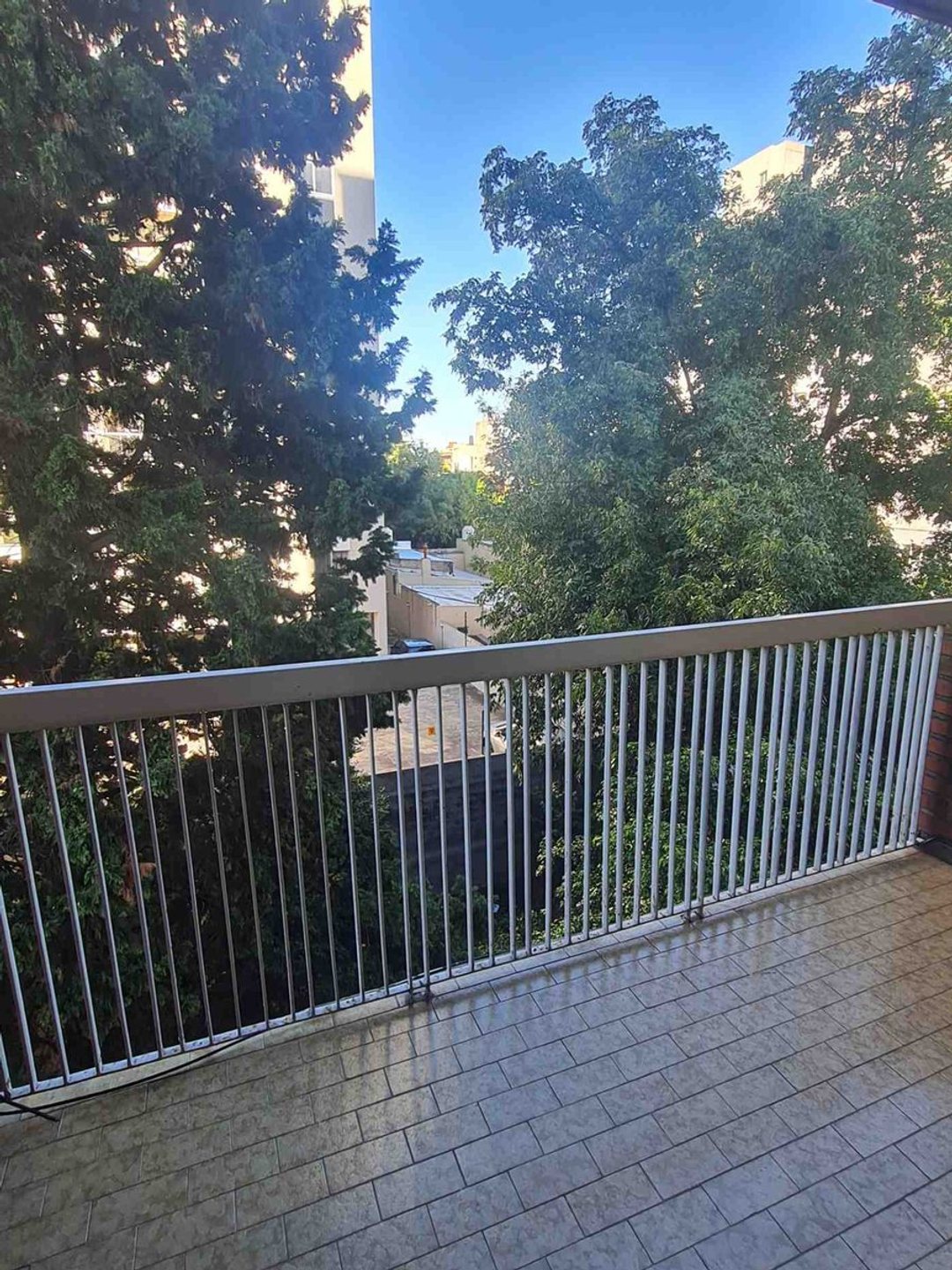 Venta depto 3 ambientes. Apto crédito. Cochera.