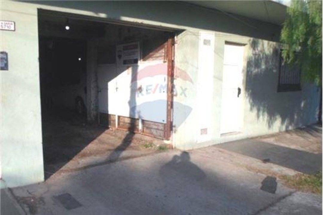 VENTA GARAJE Y DEPARTAMENTO CASEROS  FINANCIACION