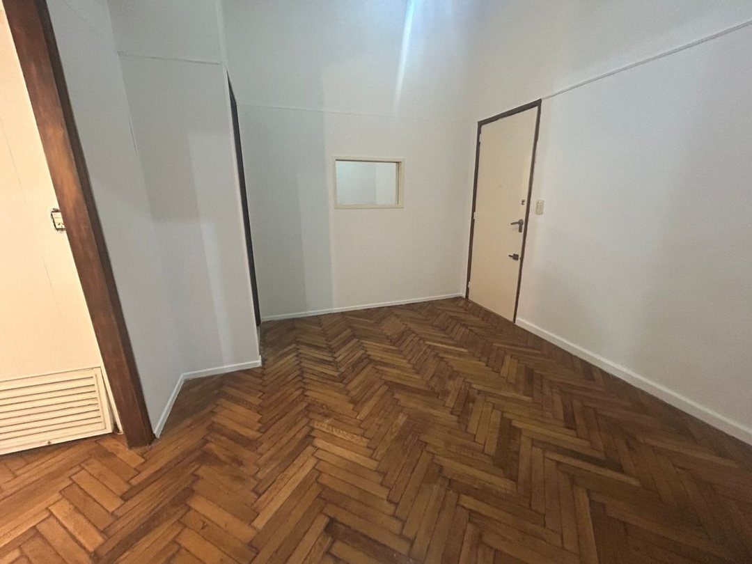 Venta Depto 3 amb. con patio techado