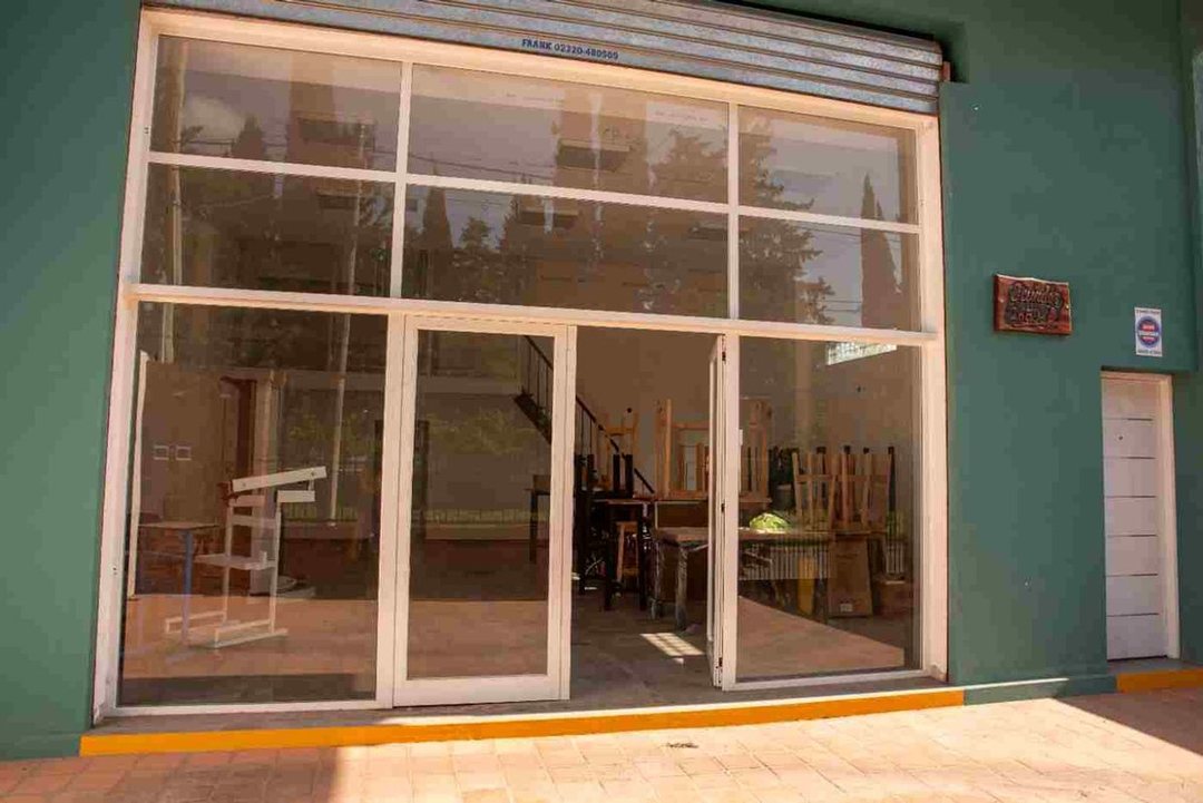 Casa con Local en Grand Bourg-Vivienda y Negocio