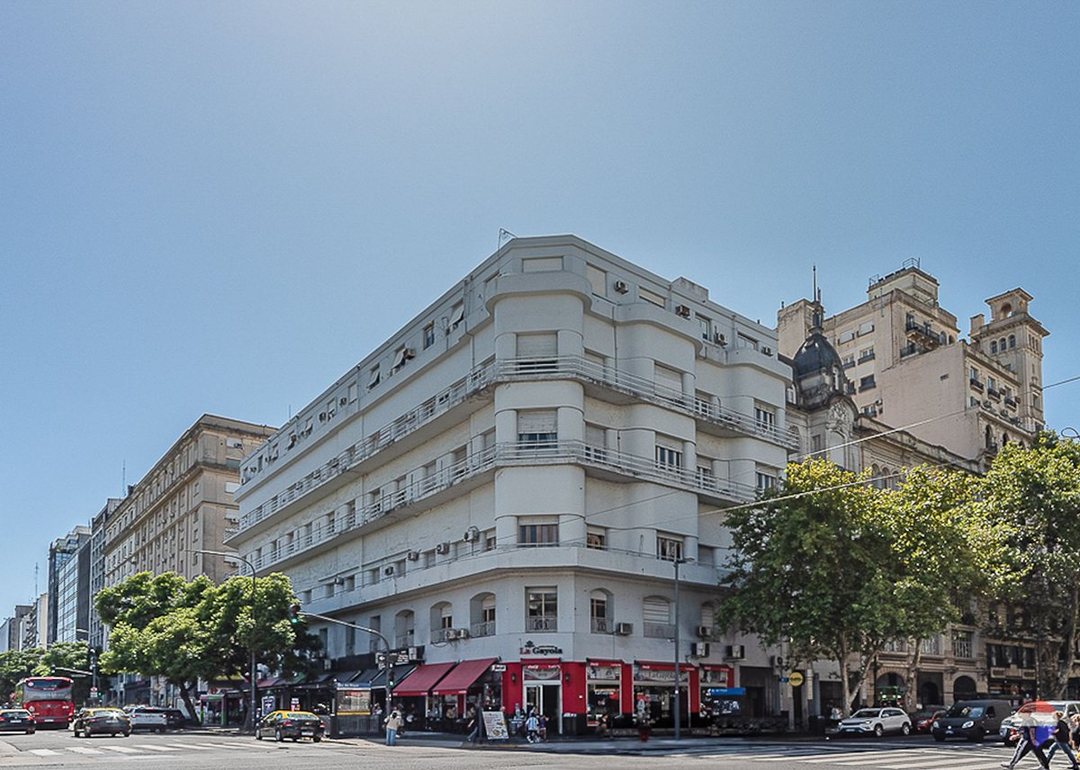 VENTA OFICINA EN ESQUINA SAN NICOLAS