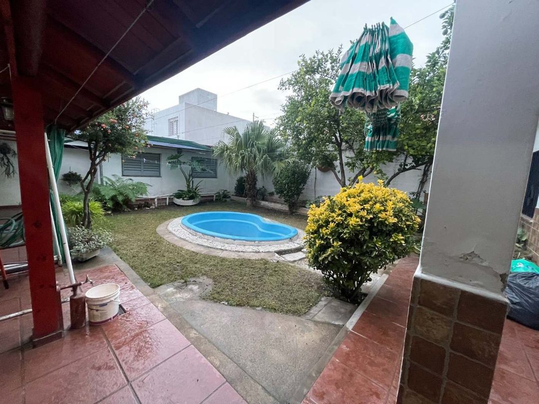 CASA + 2 DEPARTAMENTOS – B° PARQUE LICEO SECC II