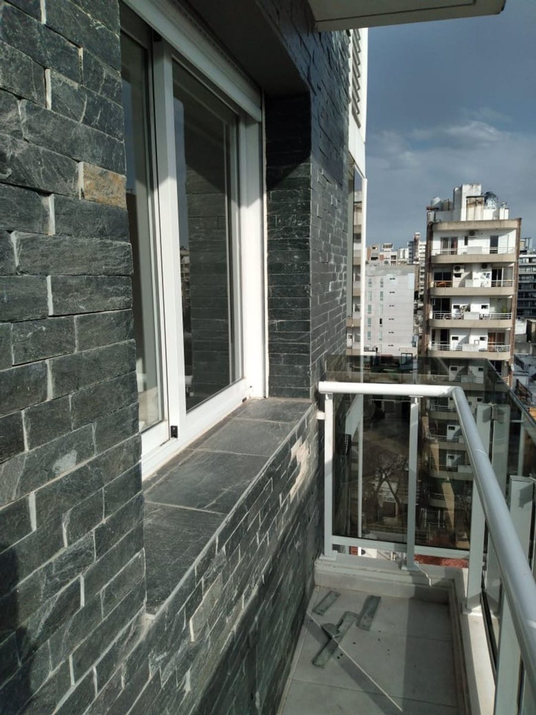 VENTA Semipiso 1 dormitorio  balcón Barrio Martin