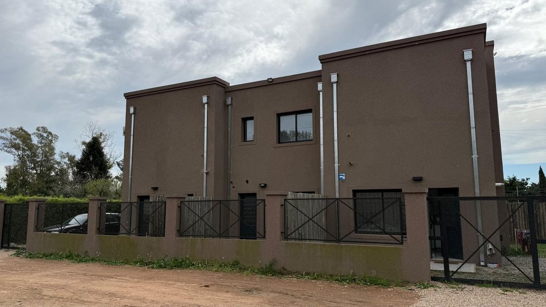 Dúplex 3 amb con jardín en Casas del Pilar