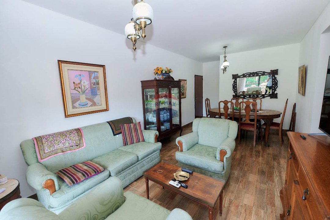 Venta Departamento en Torres de Guido con Cochera