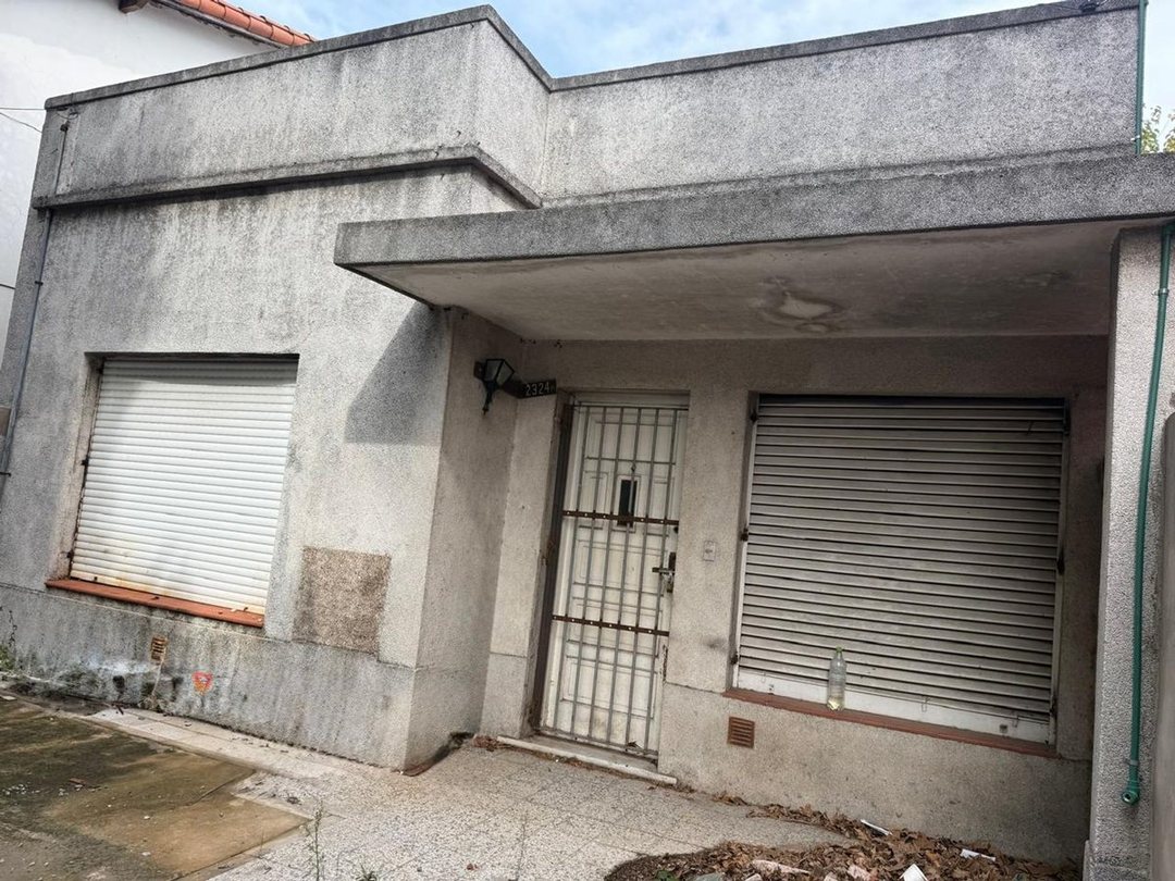 VENTA OPORTUNIDAD CASA A REFACCIONAR EN MUNRO