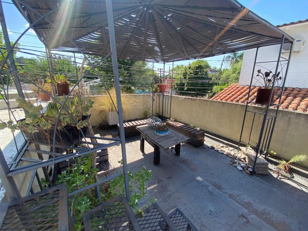 CASA 4 AMBIENTES VENTA HAEDO VILLA SARMIENTO