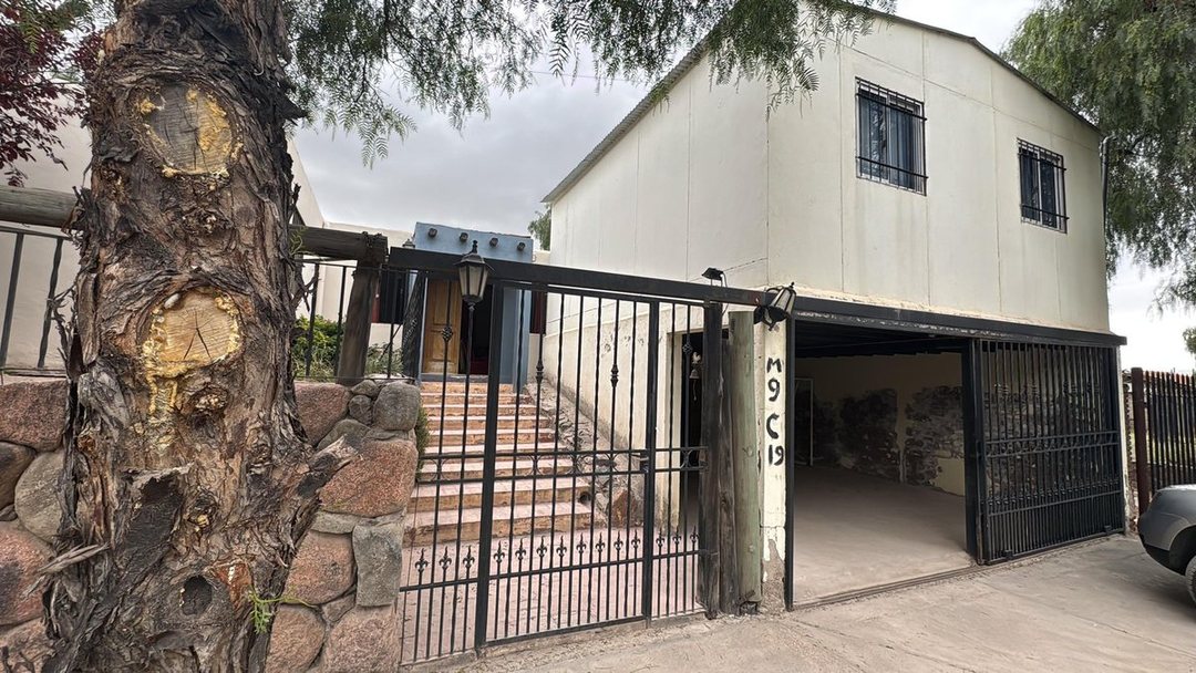 VENTA CASA BARRIO CERRO DE LA CAPILLA EL CHALLO