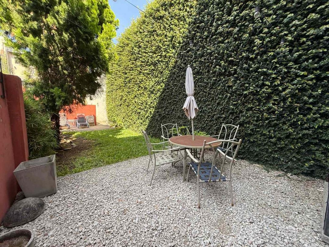 DEPTO 2 AMB FLORESTA DUPLEX CON JARDIN PROPIO