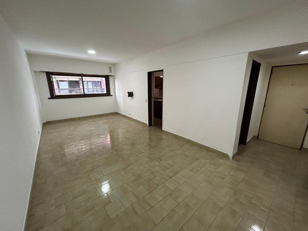 VENTA DPTO 3 AMBIENTES AL FRENTE  LA PERLA COCHERA
