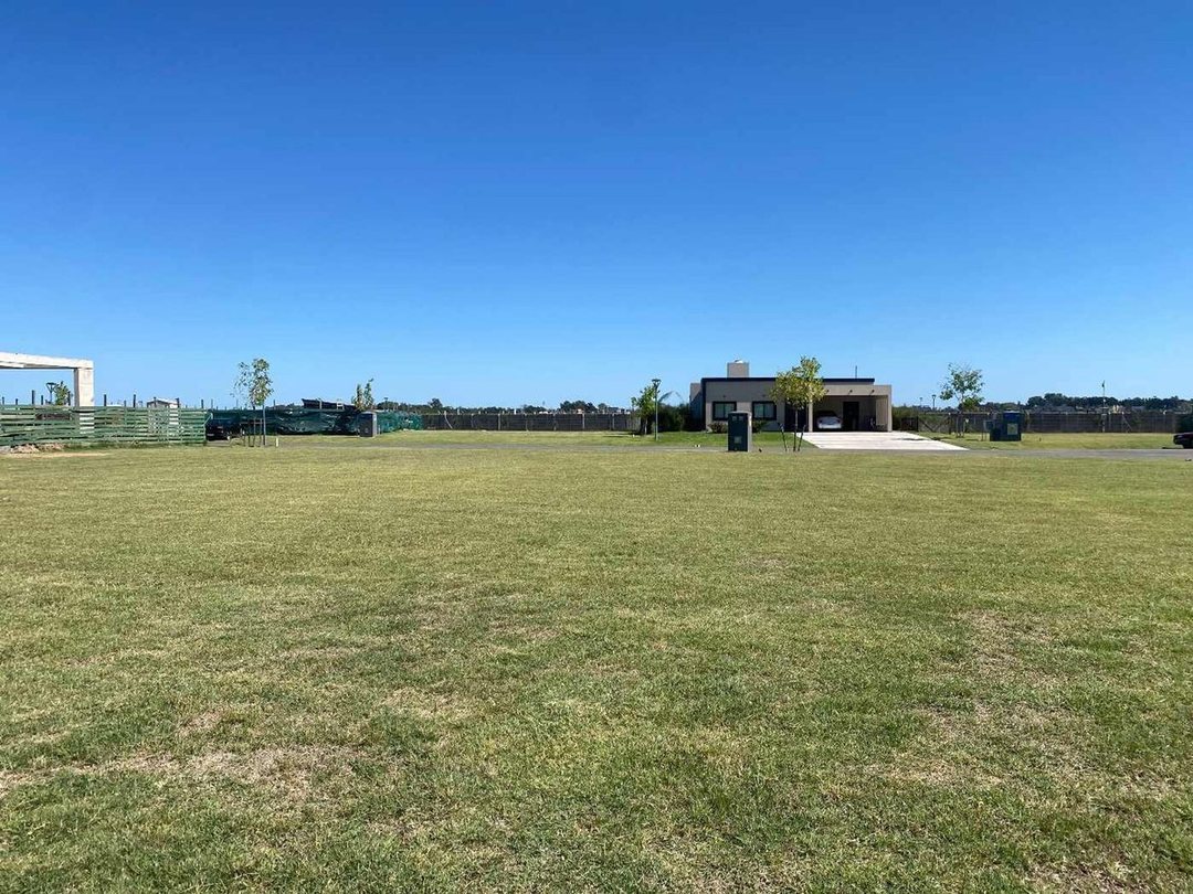 VENTA DE LOTE EN TERRALAGOS BARRIO PARQUE