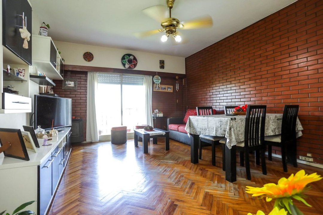 VENTA DEPTO 3 AMB CON BALCON ALMAGRO APTO CREDITO