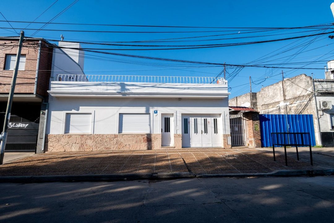 CASA FUNCIONAL 2 DOR.A METROS DE AV LOPEZ Y PLANES