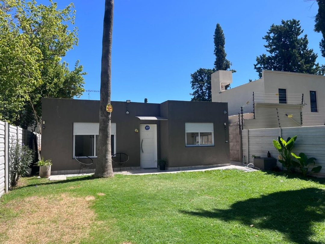 VENTA CASA 3 AMB CON PILETA EN DERQUI PILAR