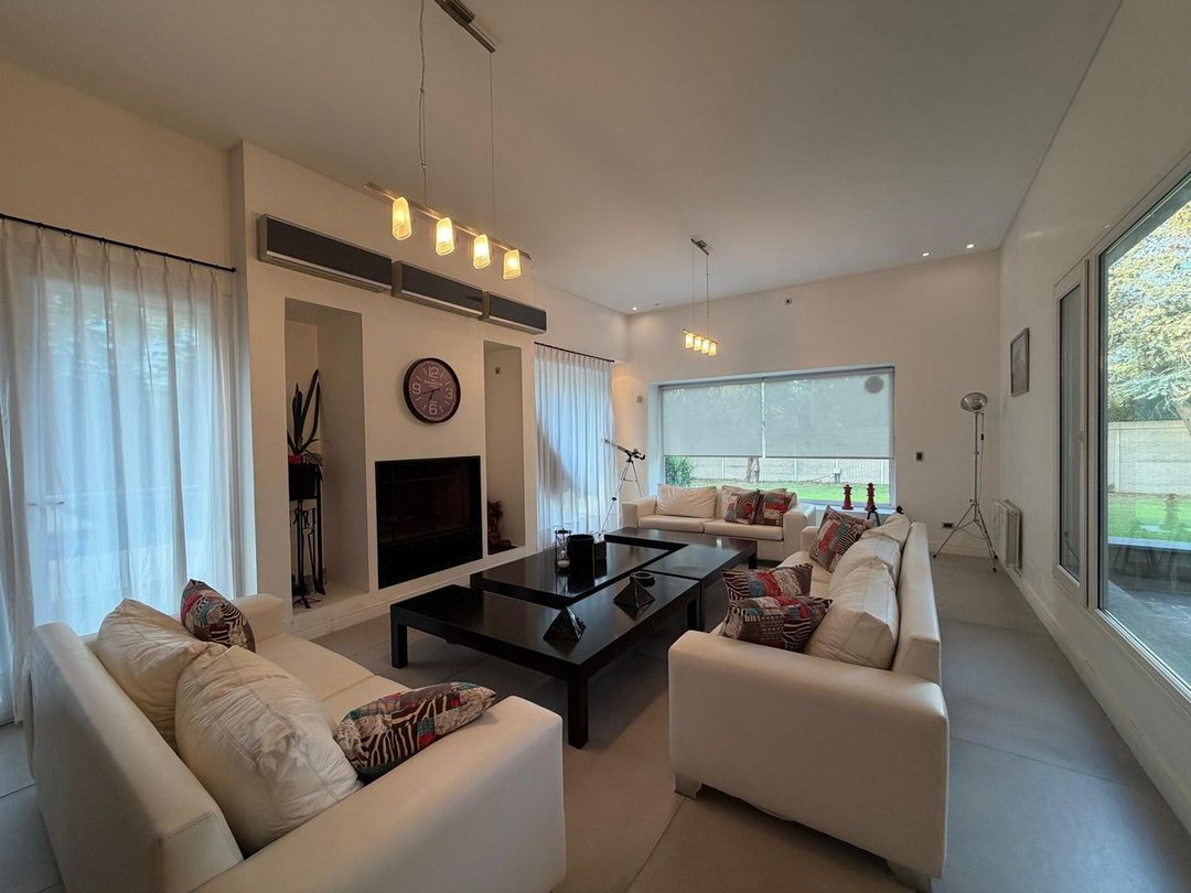 venta casa 9 ambientes altos de pilar