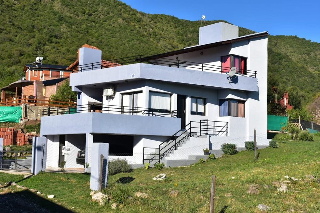 VENTA CASA + LOCAL SANTA ROSA DE CALAMUCHITA