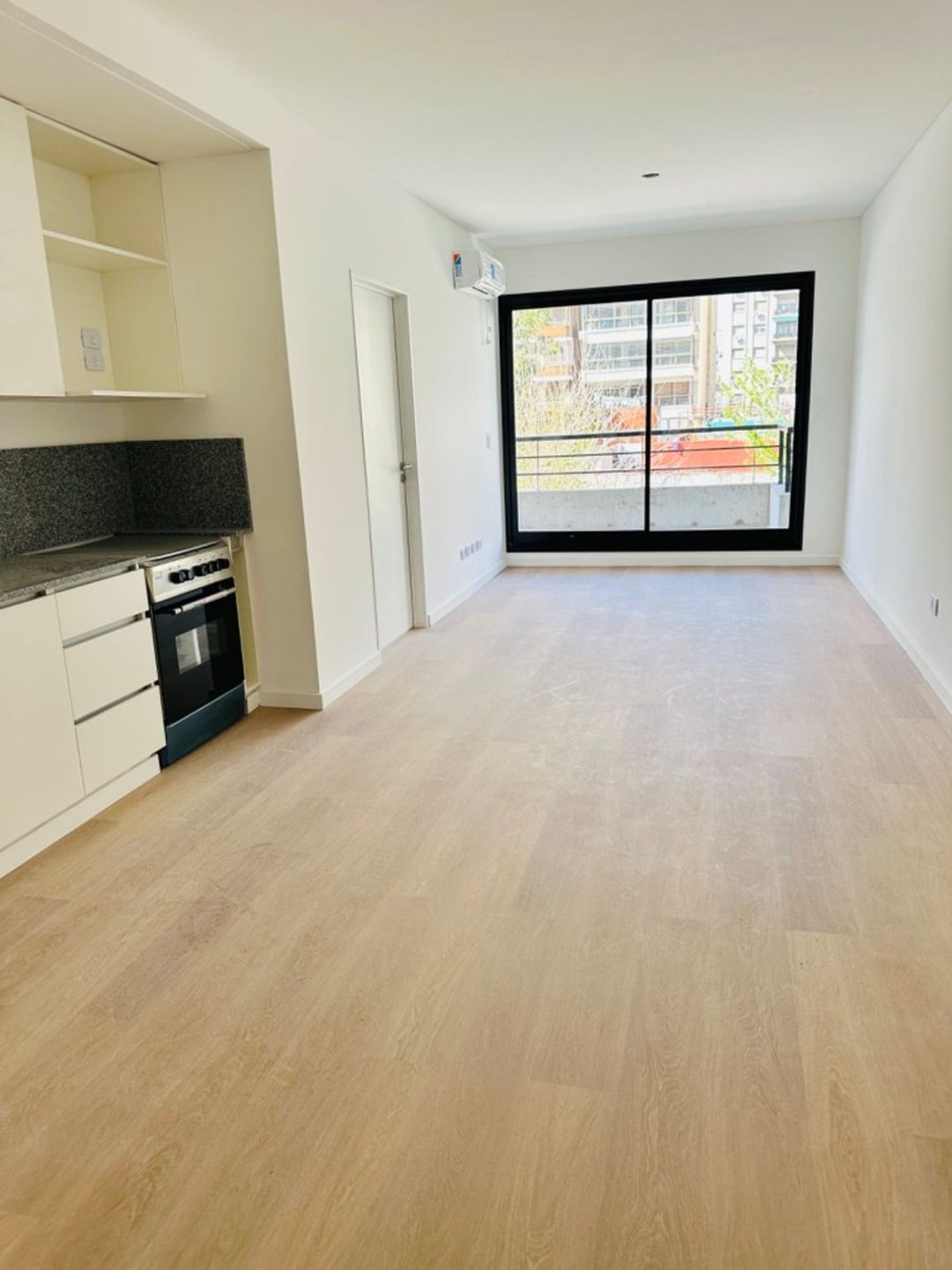 VENTA 2AMB CON BALCON Y AMENITIES EN FLORES.