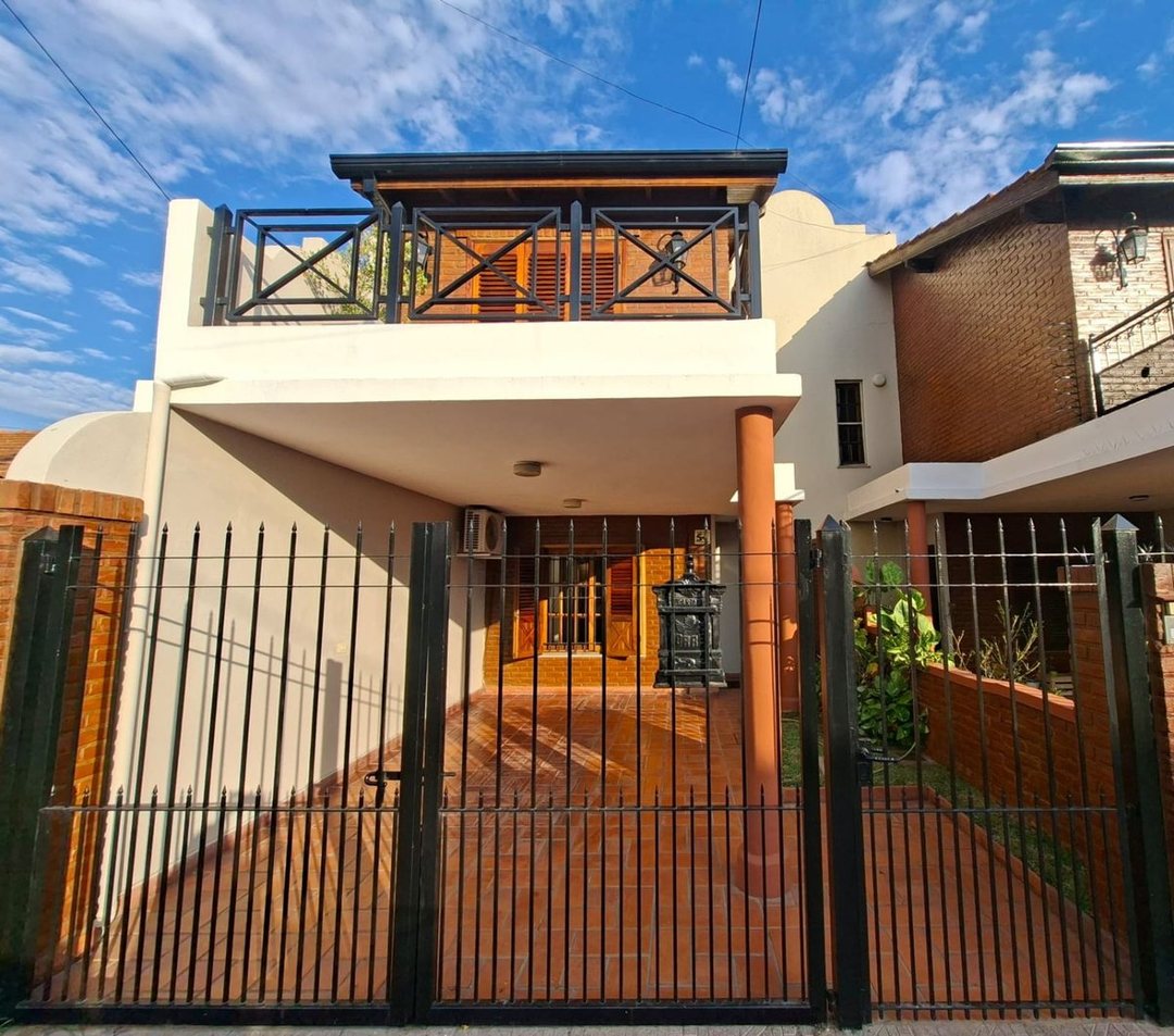 VENTA DUPLEX 3 AMB CON PARQUE Y COCHERA, EZPELETA