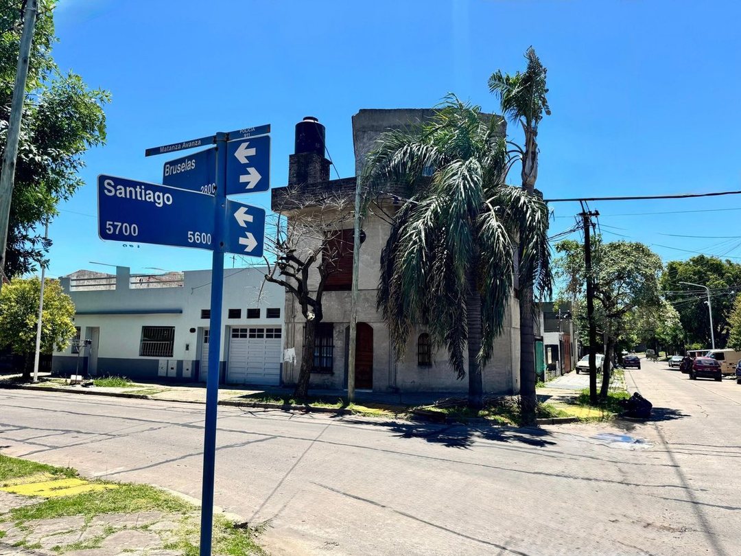 CASA 8 AMBIENTES RENTA ISIDRO CASANOVA