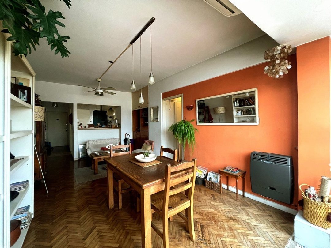 VENTA- ABASTO- 3 AMBIENTES- BALCON- SUPERLUMINOSO