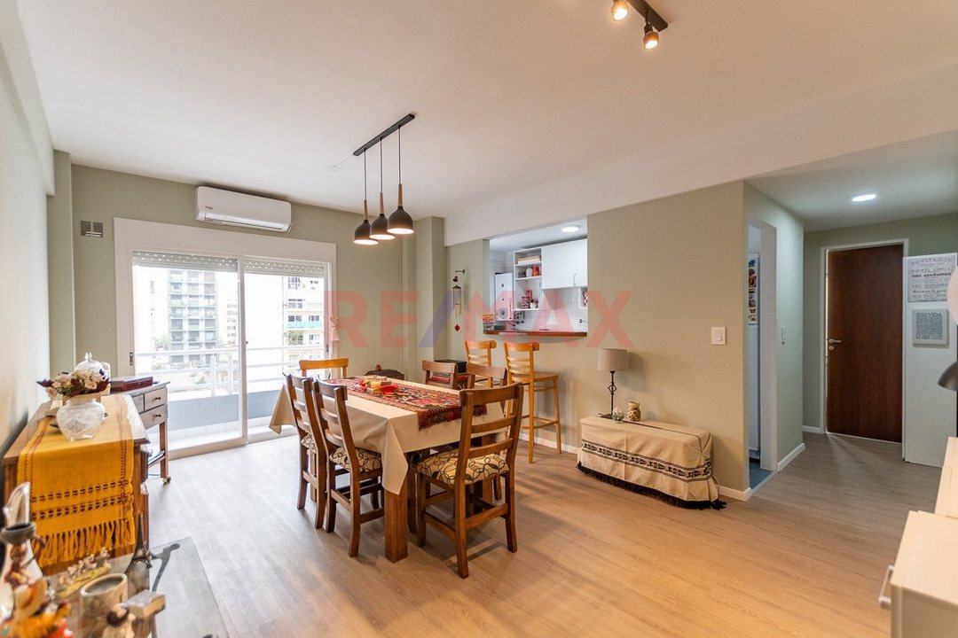 DEPARTAMENTO 2 AMB. c/BALCON. Contrafrente. Flores
