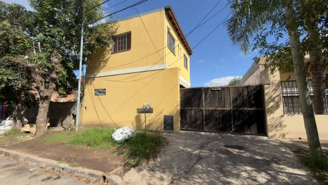VENTA CASA 5 AMBIENTES EN SAN MIGUEL
