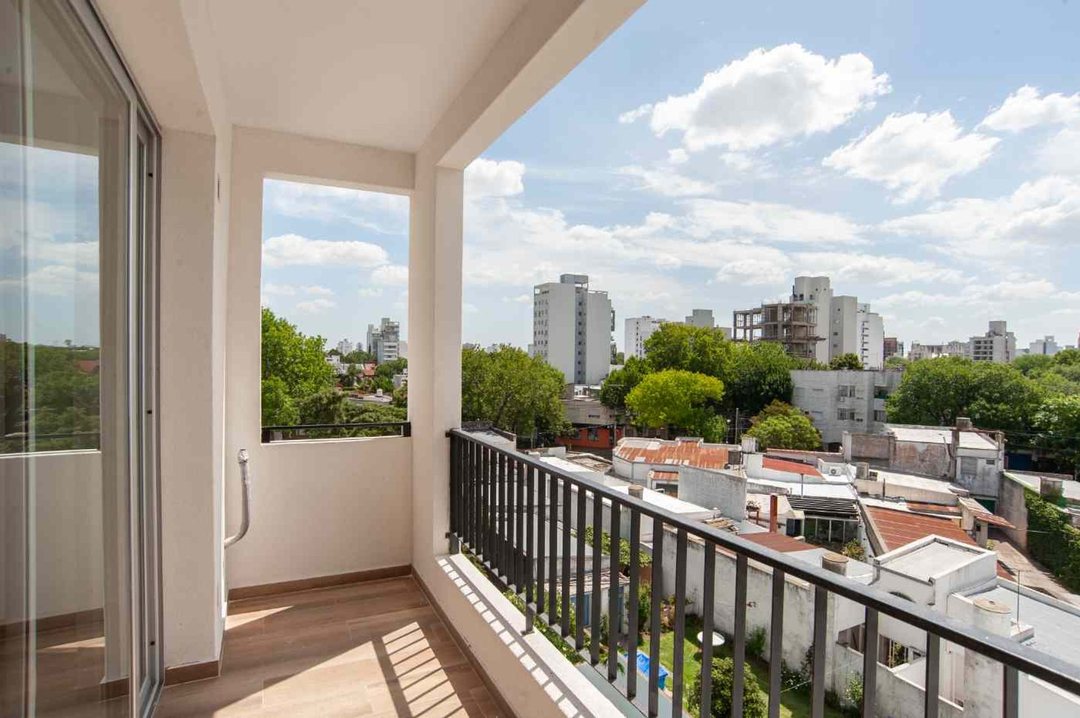 Monoambiente con balcón en La Plata (en pozo)