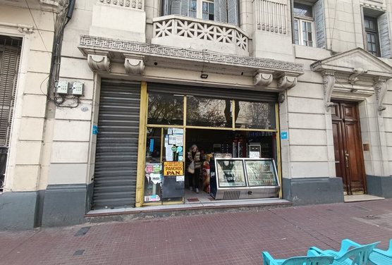 Barracas Venta Local apto varios rubros Av Caseros