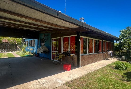 Venta casa 5 ambientes Camet Norte con parque
