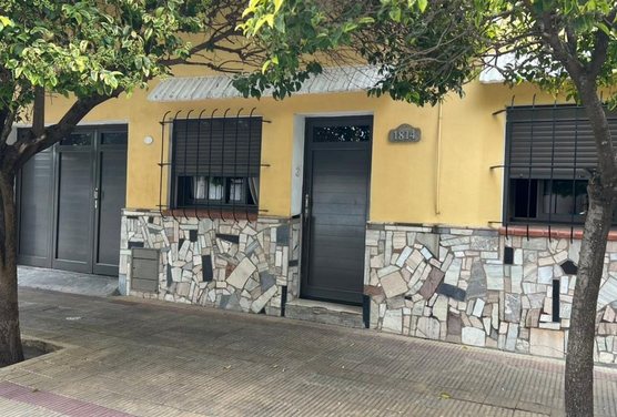 SE VENDE CASA 4 DORM B° AMEGHINO, V.M. C/ESCRITURA