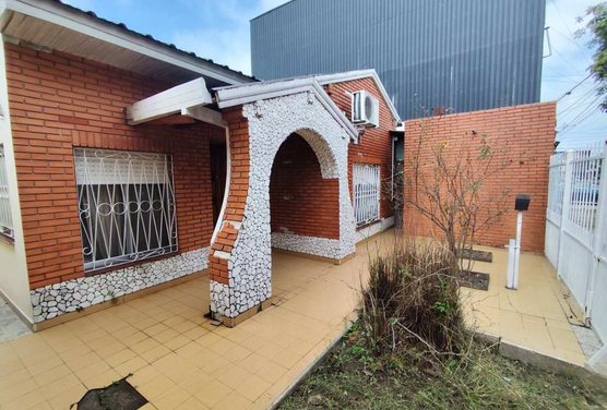 CASA VENTA EN SOLANO PATIO Y JARDIN MAS LOCAL
