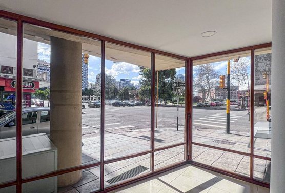 VENTA DTO 3 AMB DEP FRENTE A  PLAZA COLON BALCON
