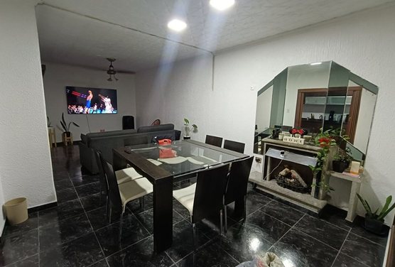 CASA 3 DORMITORIOS COCHERA POTENCIAL LOCAL AV ALEM