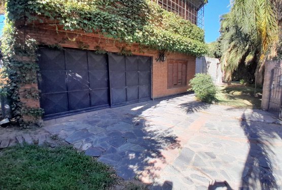 VENTA CASA + DEPTO CON PILETA EN ARGUELLO CÓRDOBA