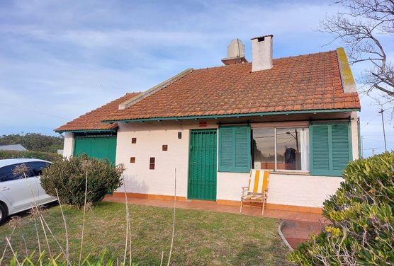 Venta casa en Alfar 4 ambientes garage y parque