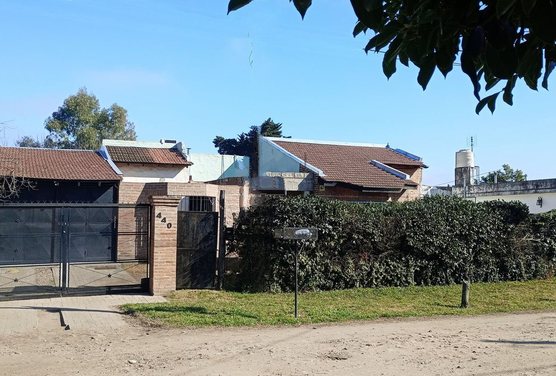 CASA EN VENTA 4 AMB. PILETA PASO DEL REY LOT 757M2