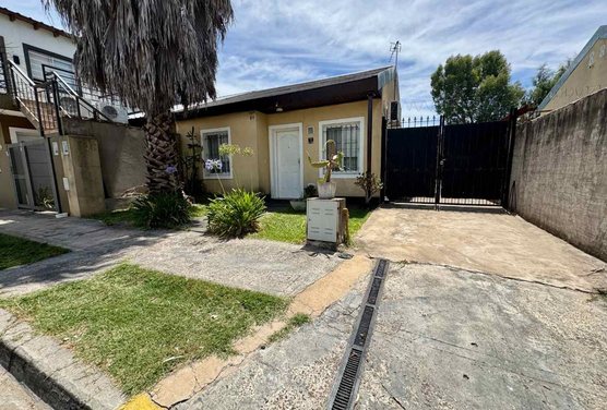 VENTA CASA 3 AMBIENTES ALTOS DE PODESTÁ