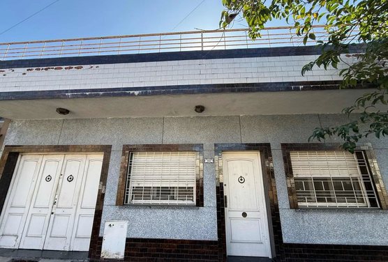 Venta de Casa con jardin y cochera
