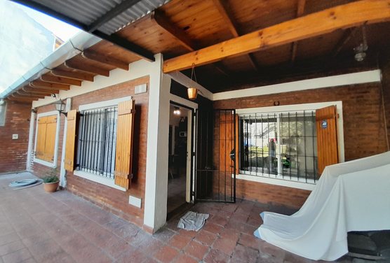 OPORTUNIDAD, BAJO DE PRECIO, VENTA CASA 3 AMB